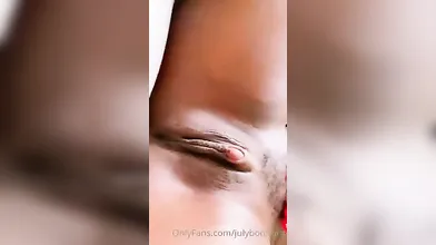 Video da Bonnura Sarada brincando com a xoxotinha