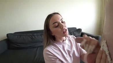 Redtube do Brasil novinha chupando rola e dando o cuzinho