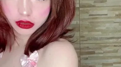 Raluca pelada toda linda de lingerie rosa