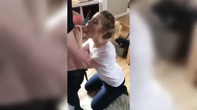 Sexo com loira novinha dando boquete com vontade