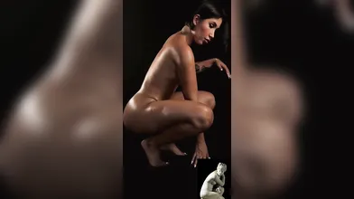 Anna Bgo pelada toda gostosa mostrando suas curvas
