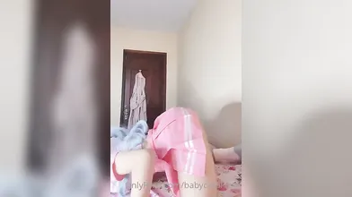 Babycaroline69 pelada mostrando seu corpinho