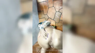 Barbara Brazilian pelada mostrando sua bunda grande