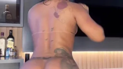 Nadine Borges privacy nua rebolando sua bunda grande
