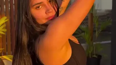 Taina Costa onlyfans rebolando sua bunda gostosa