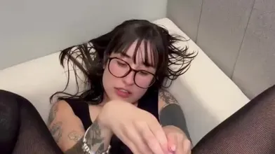 Martina Oliveira pelada gemendo durante siririca gostosa