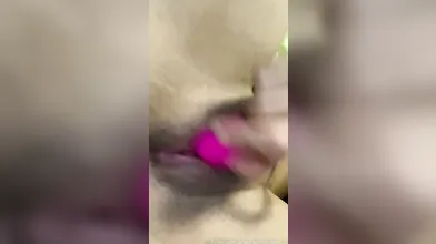 Martina Oliveira se masturbando gostoso com vibrador