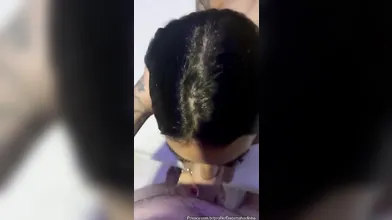 Dada malvadinha chupando novinho