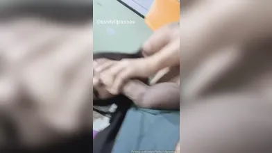 Vivi Passos mamando gostoso engasgando na piroca