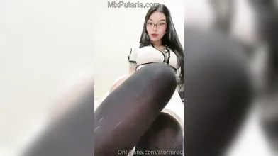 Garota 18 anos com orgasmos