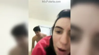 Amiga da faculdade gravando sexo caseiro caiu na net