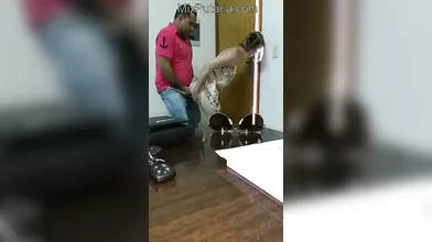 Patrão comendo a secretaria video caseiro