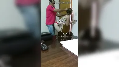 Patrão comendo a secretaria video caseiro